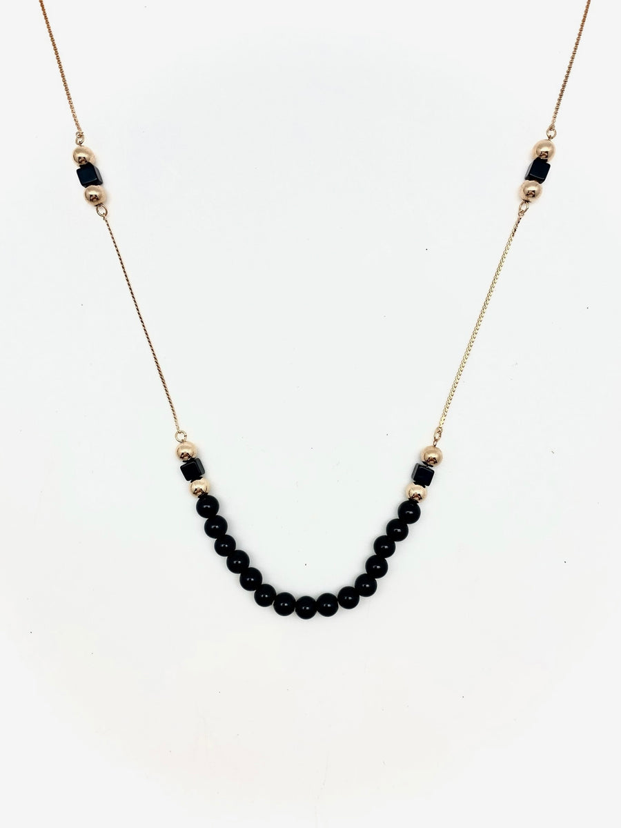 Onyx_Gold_Necklace_Giselle