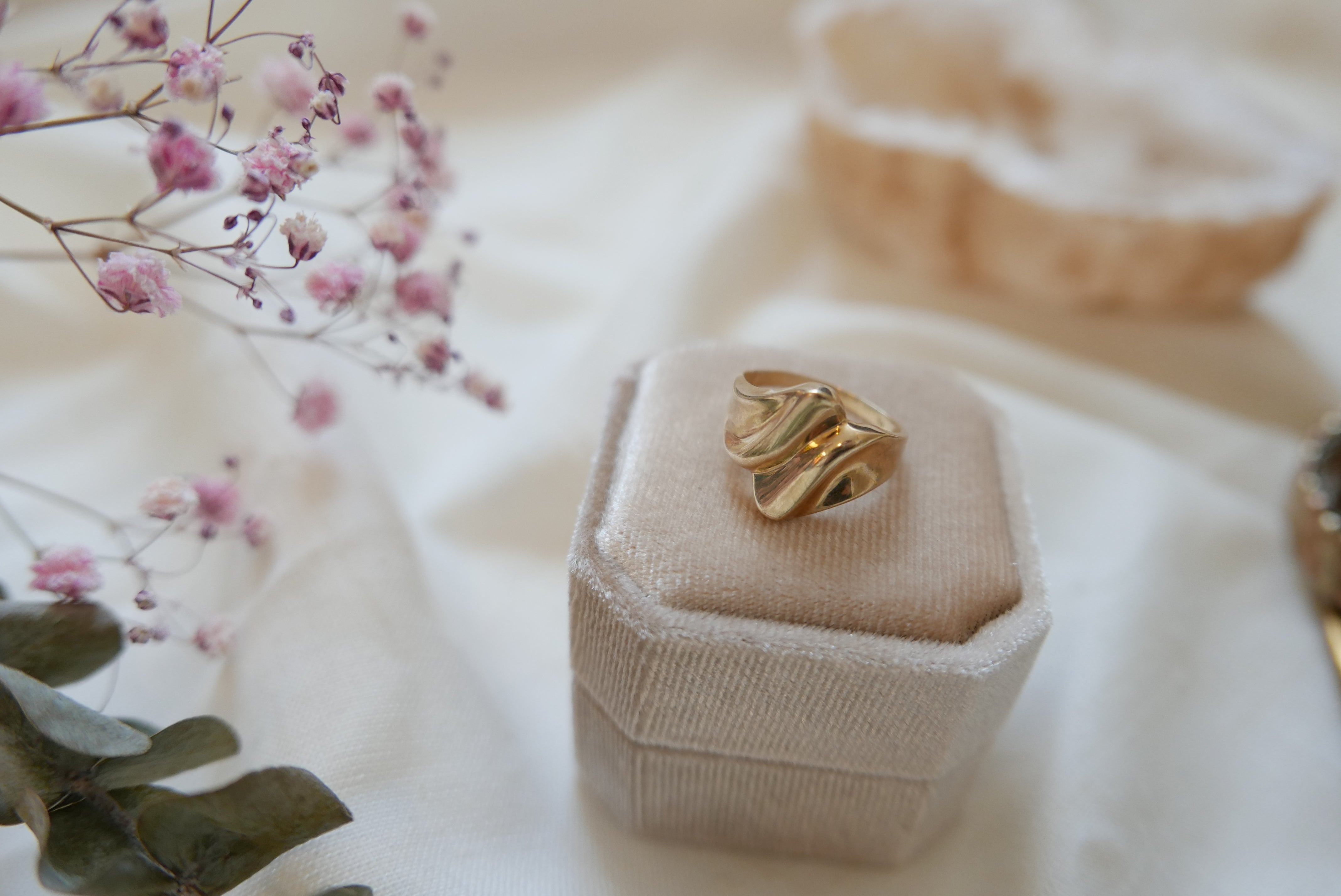 Retro 10K Gold Ridge Ring (8) - Stone Cooper