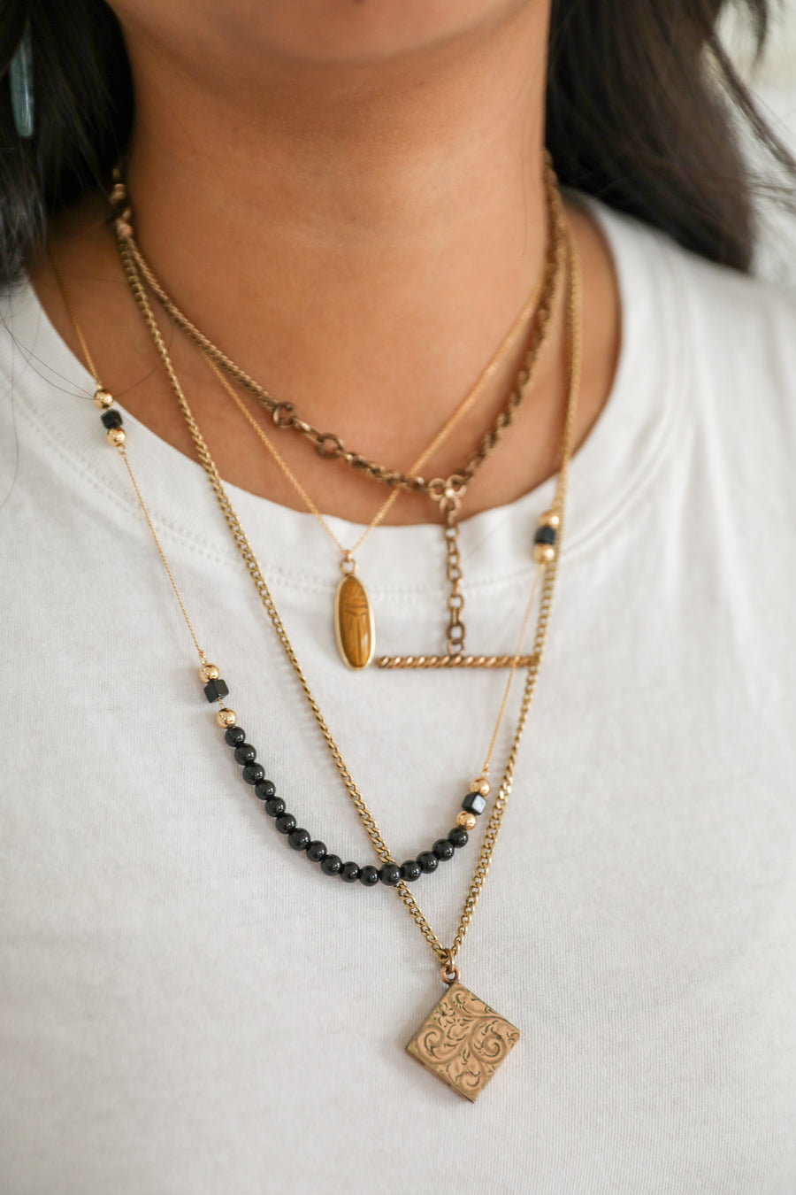 Onyx_Gold_Necklace_Giselle