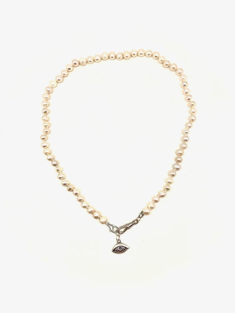 Digna Pearl Eye Necklace