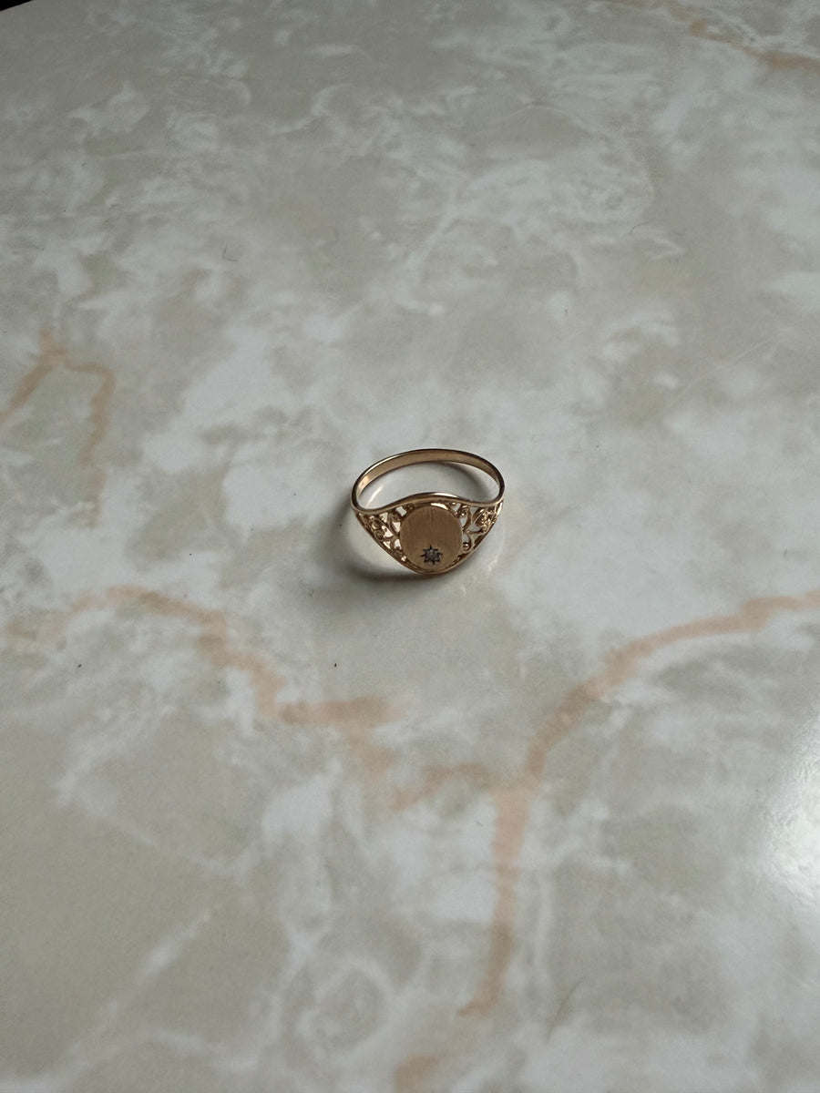 10K Vintage Diamond Signet (6.5)