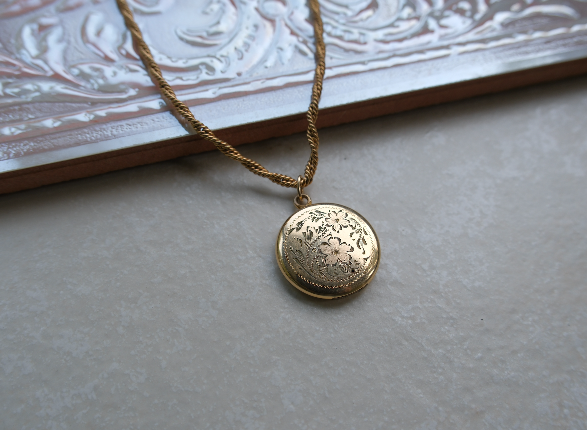 Faye Gold-Filled Engraved Flower Locket