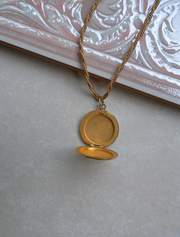 Faye Gold-Filled Engraved Flower Locket