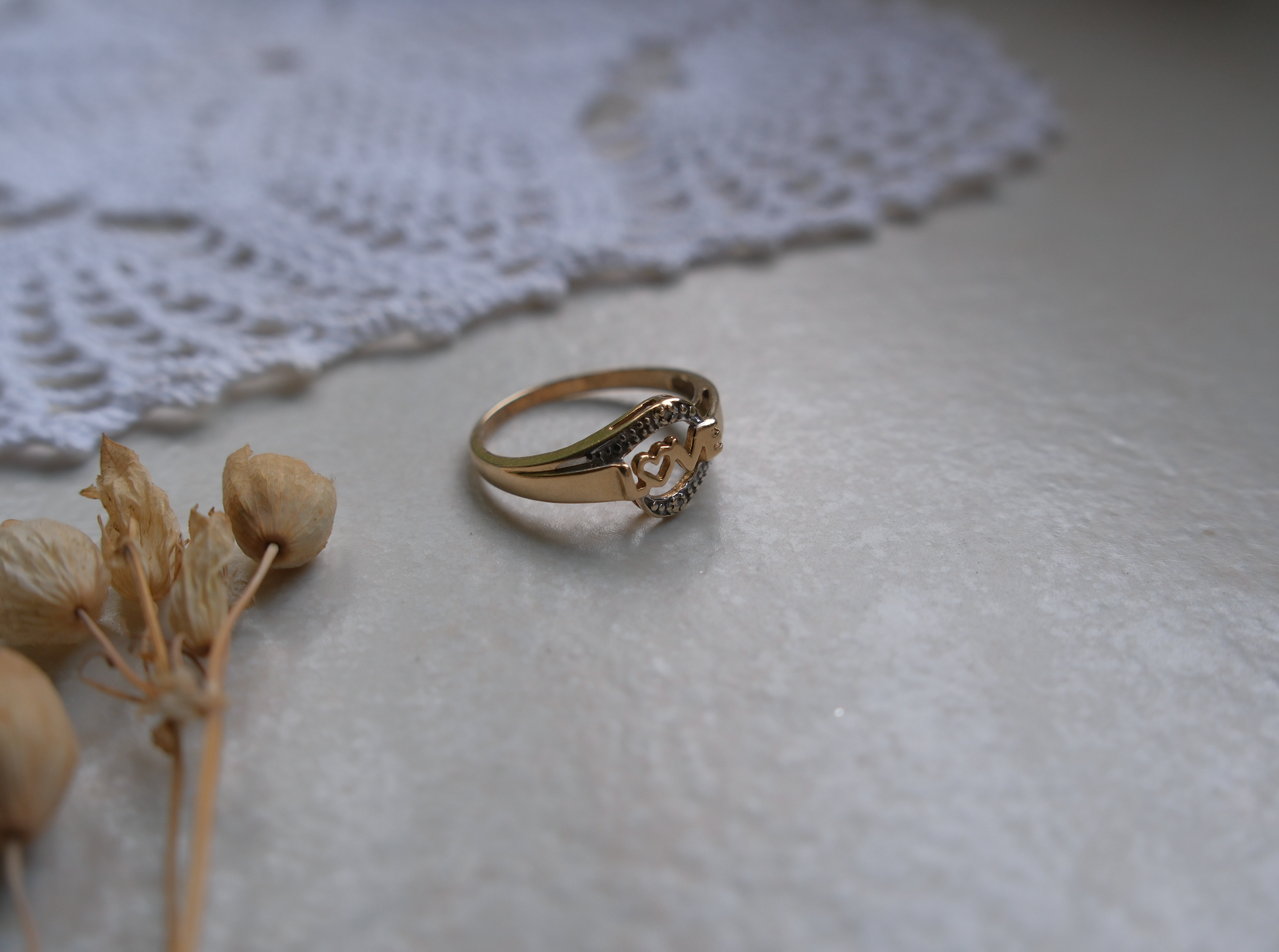 10K Diamond 'LOVE' Ring (7.5)