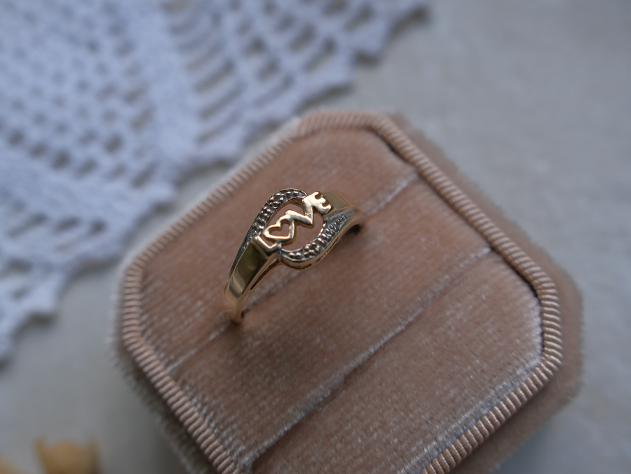10K Diamond 'LOVE' Ring (7.5)