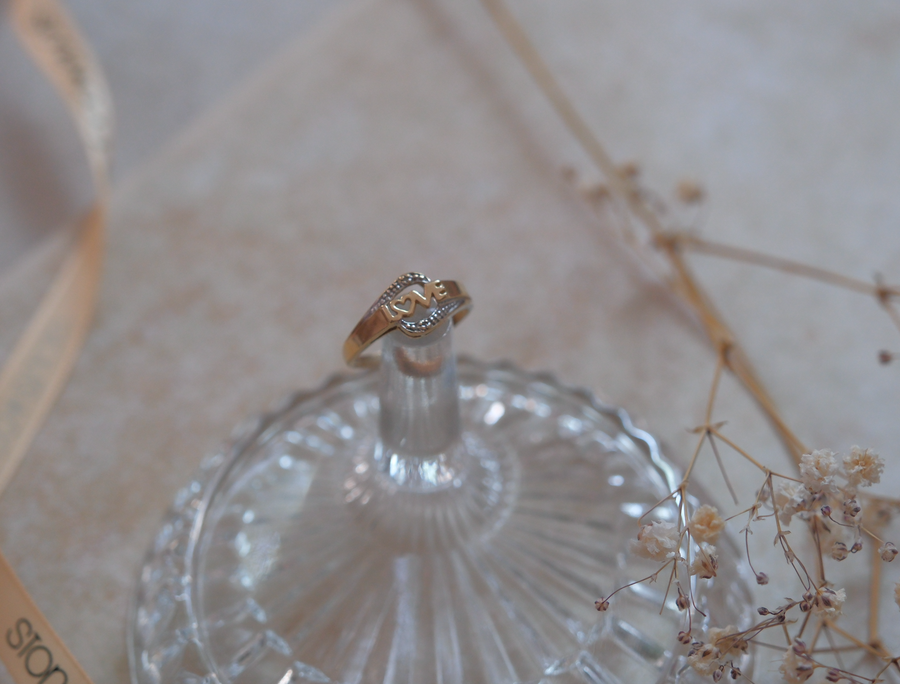10K Diamond 'LOVE' Ring (7.5)