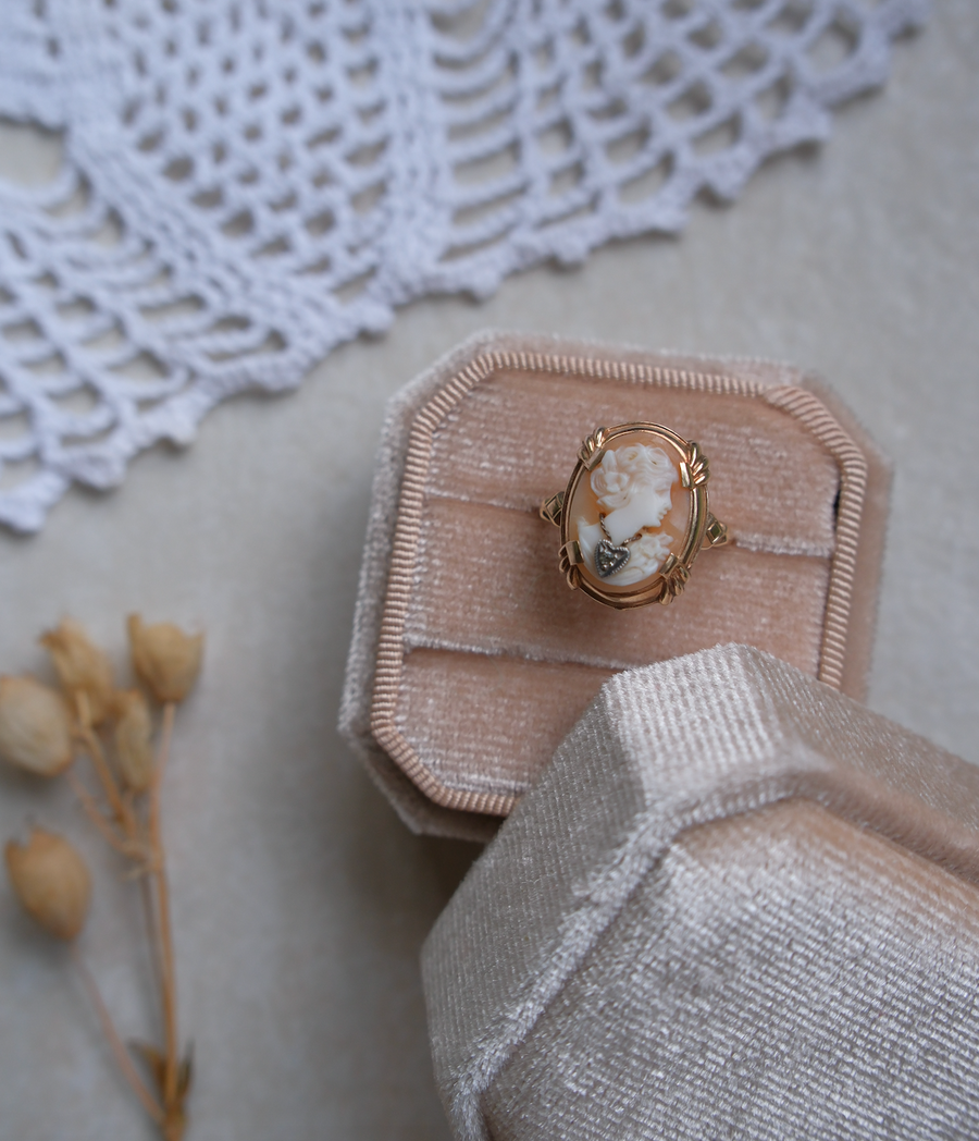 10K Cameo Heart Diamond Ring (6.5)