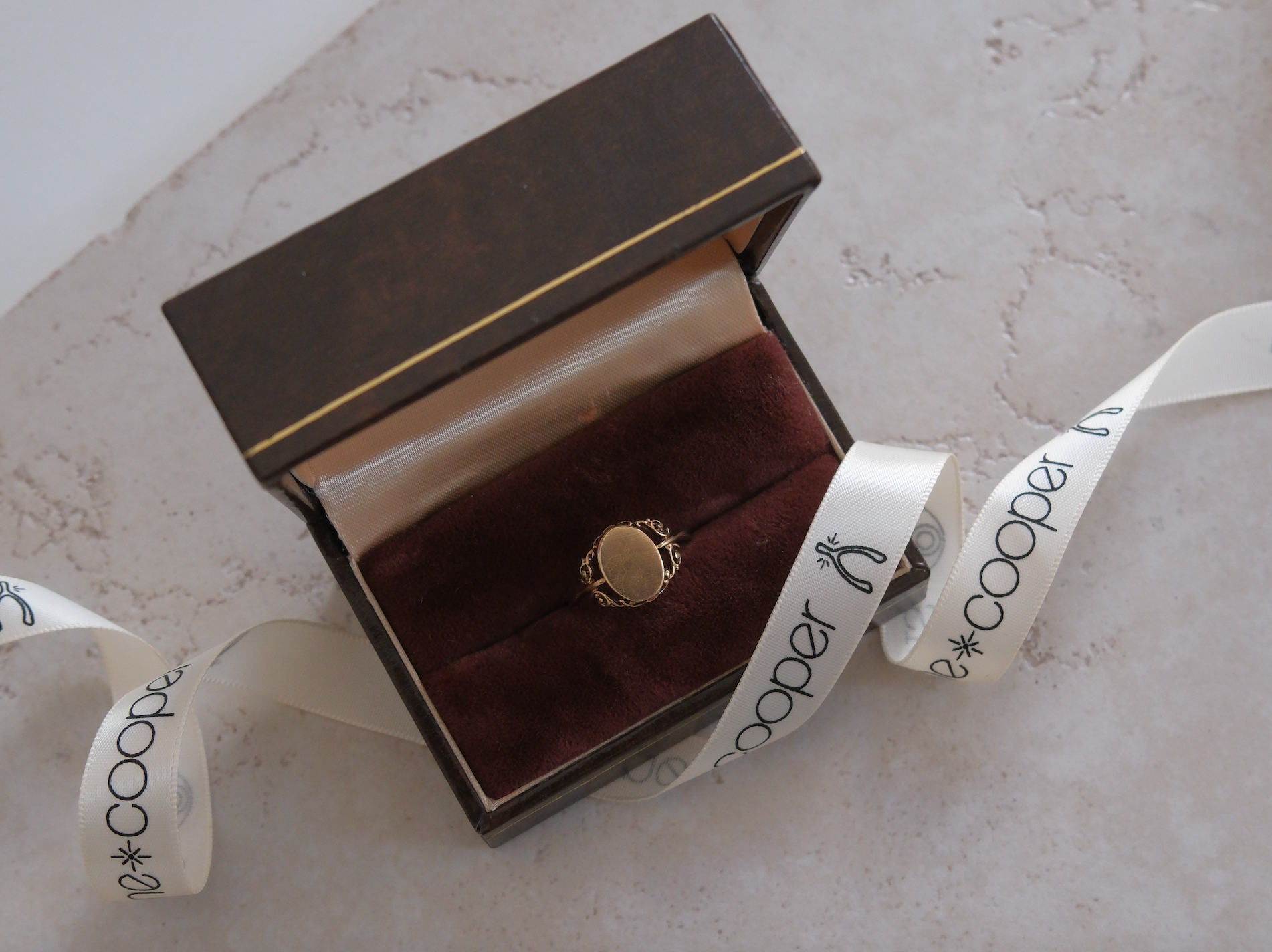 10K Gold Oval Signet Ring (7.75) - Stone Cooper