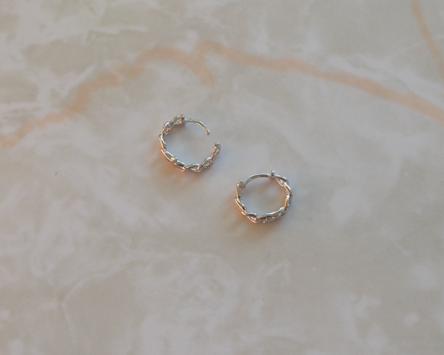 Sterling Chain Huggies - Stone Cooper