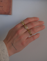 14K Vintage Two-Toned Buckle Ring (7.5) - Stone Cooper