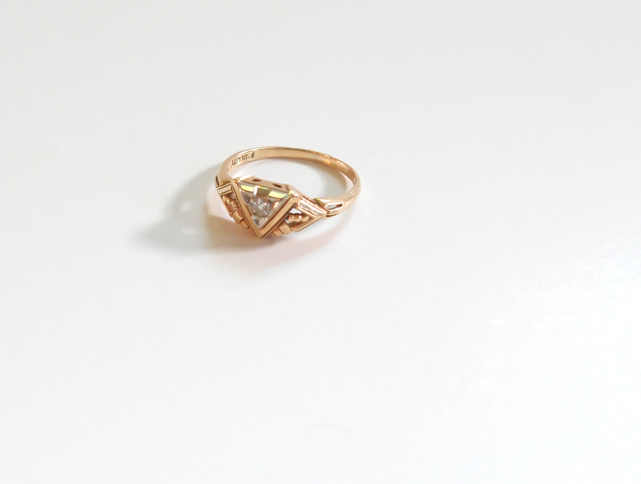 14K Antique Diamond Triangle 'Fidelity' Ring (6)