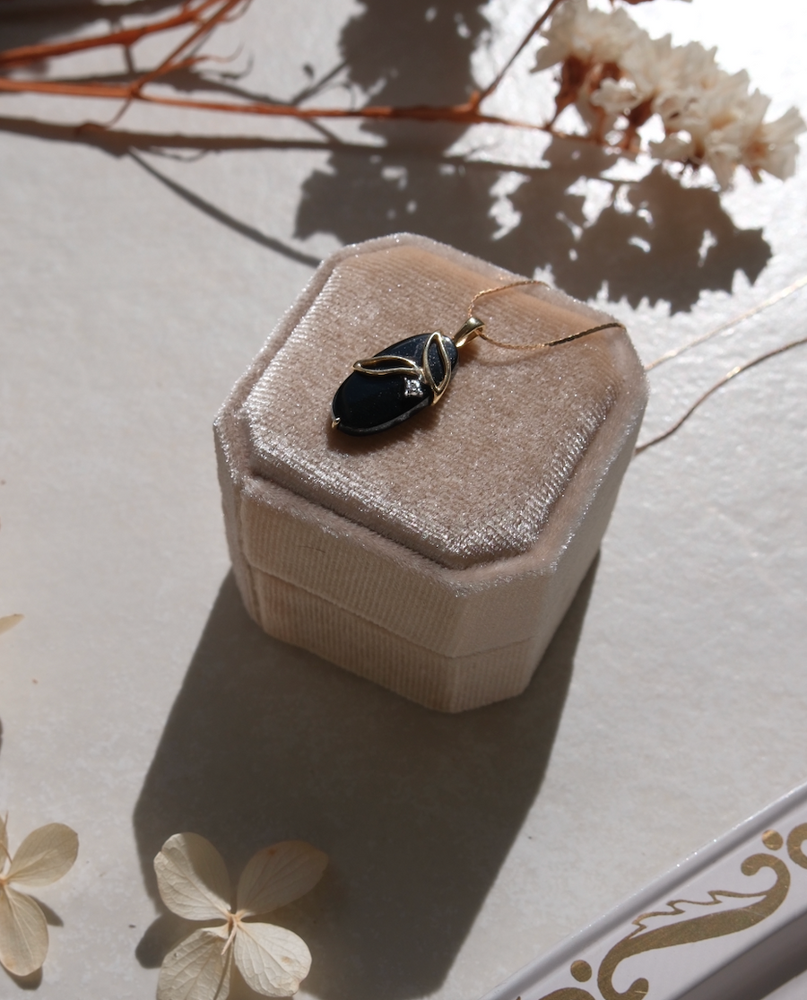Oyra 10K Vintage Onyx and Diamond Leaf Necklace - Stone Cooper