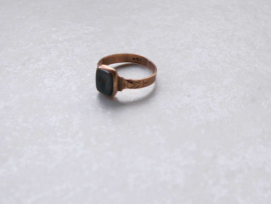 10K Bloodstone Intaglio Ring (5)