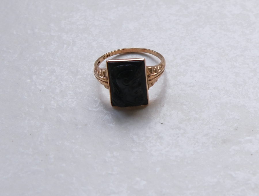 10K Onyx Intaglio Ring (8.25)